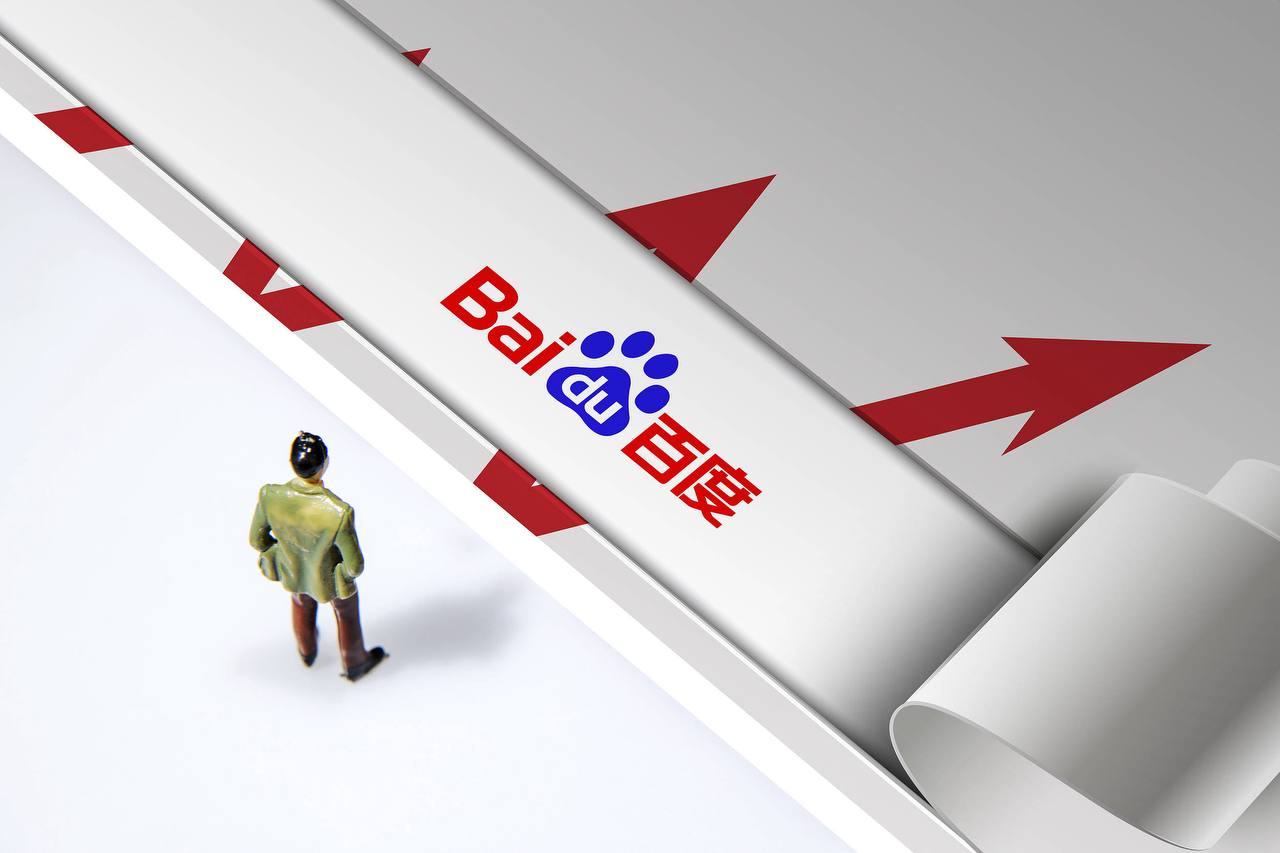 汪峰与森林北聚餐时抽烟